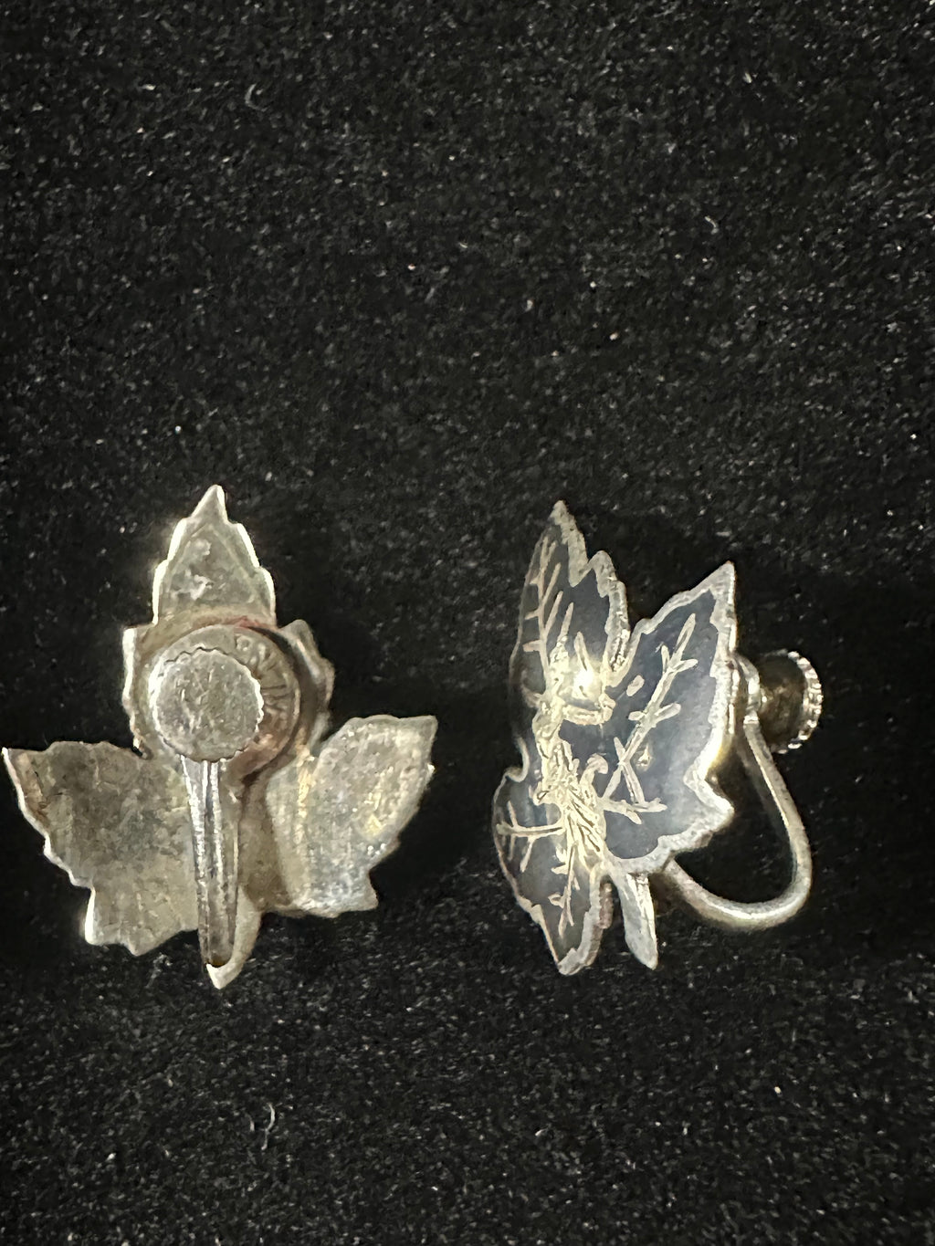 VINTAGE NIELLO SIAM STERLING SCREW BACK EARRINGS