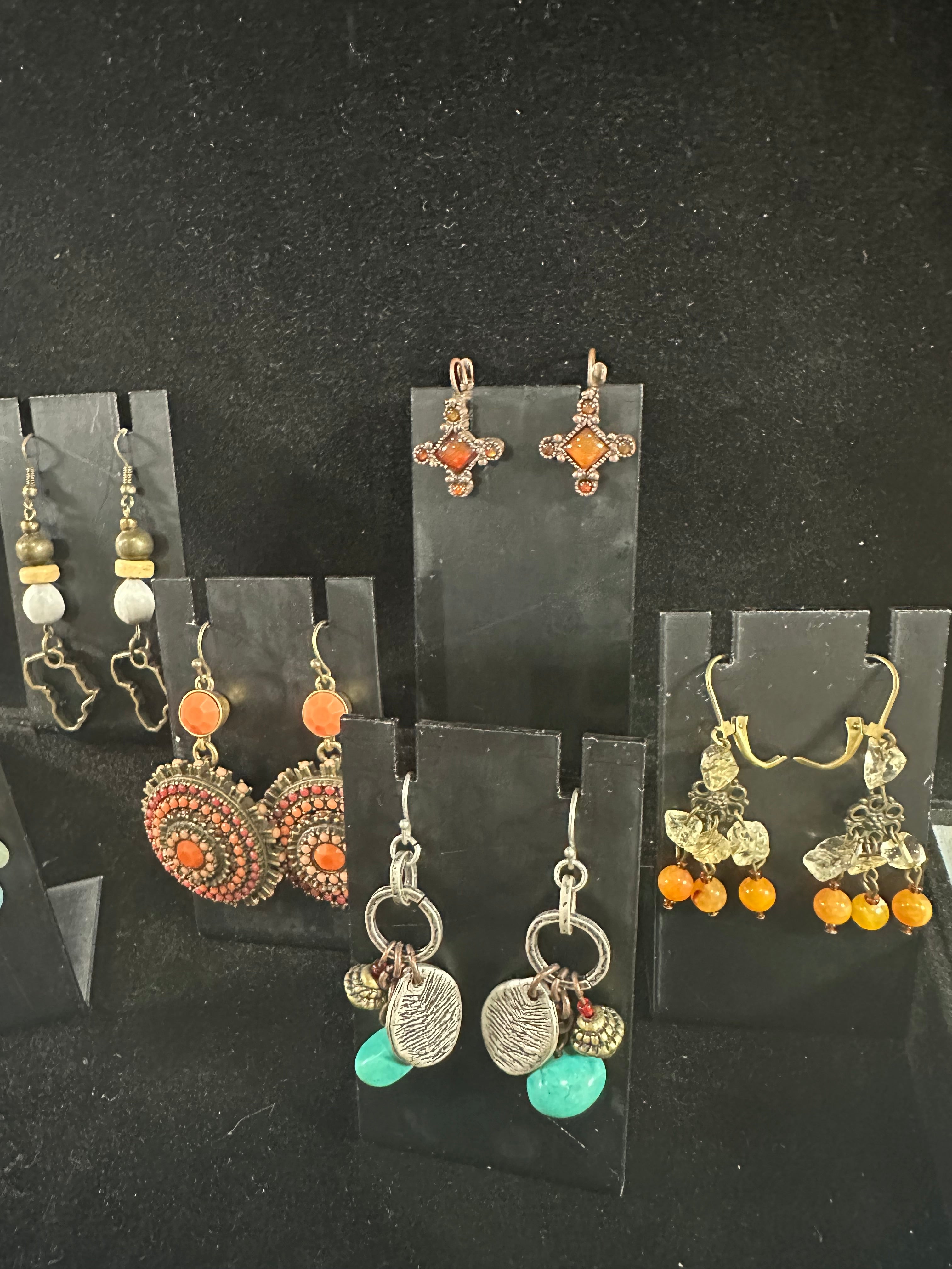 COLLECTION OF VINTAGE BOHO EARRINGS